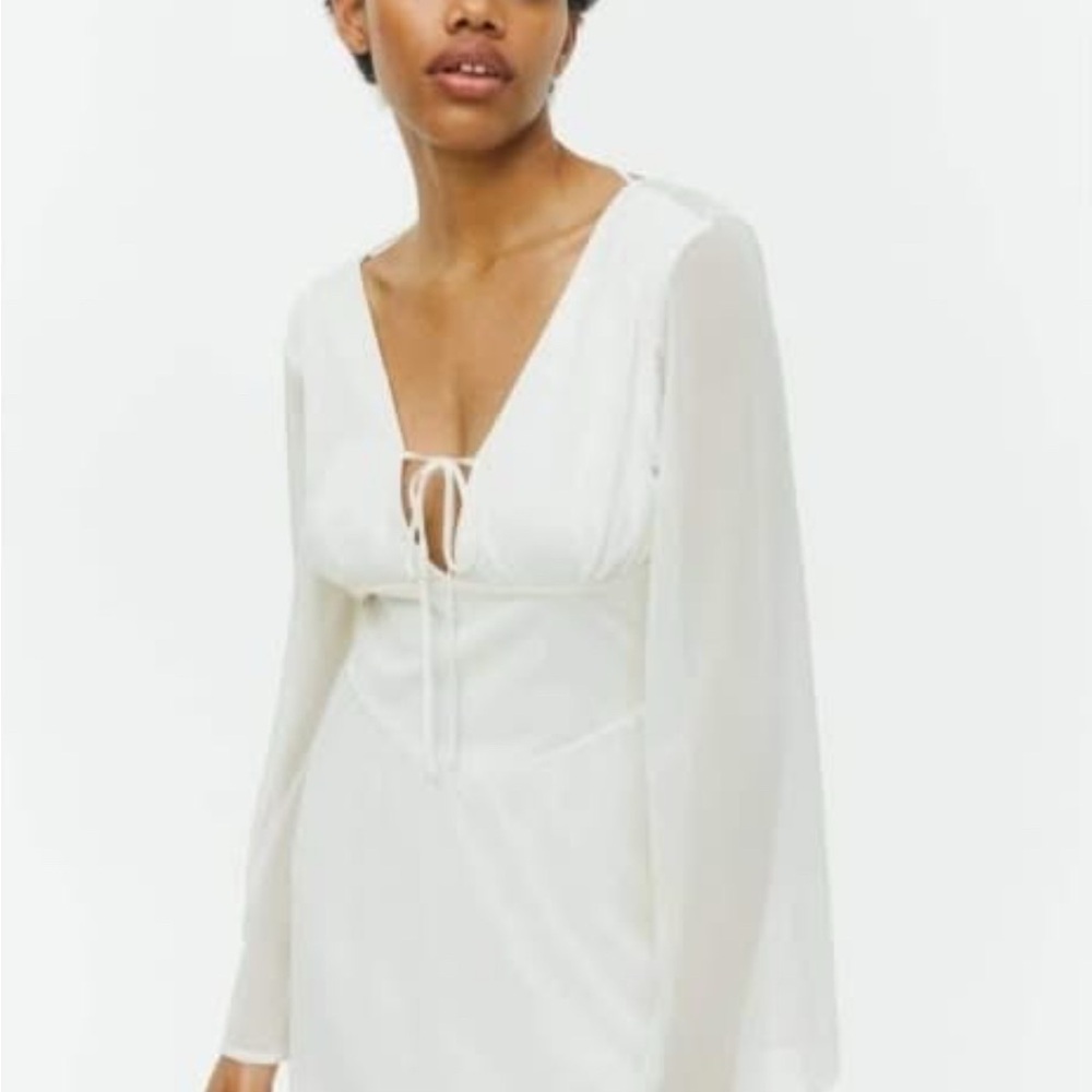 White Long Sleeve Mesh V-neck Dress